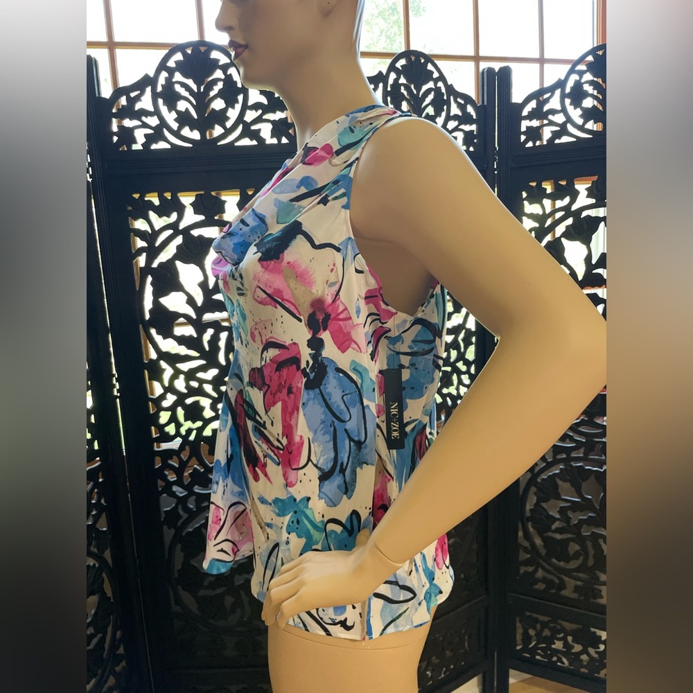 Floral Blouse Tank - Picture 6 of 9
